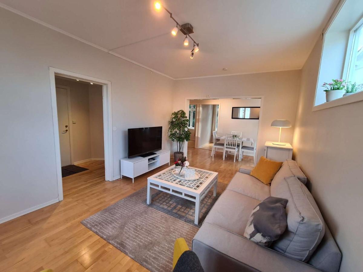 Center Hills - Lovely 2-bedroom W Balcony, Amazing Location * Stavanger